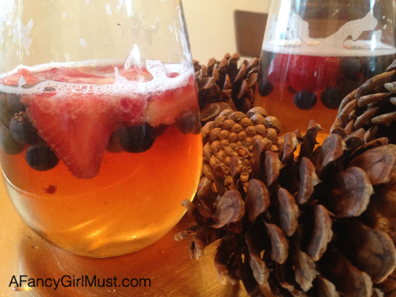 Festive Sparkling Cider Drink for Kids, Plus a Toast for Thanksgiving | AFancyGirlMust.com