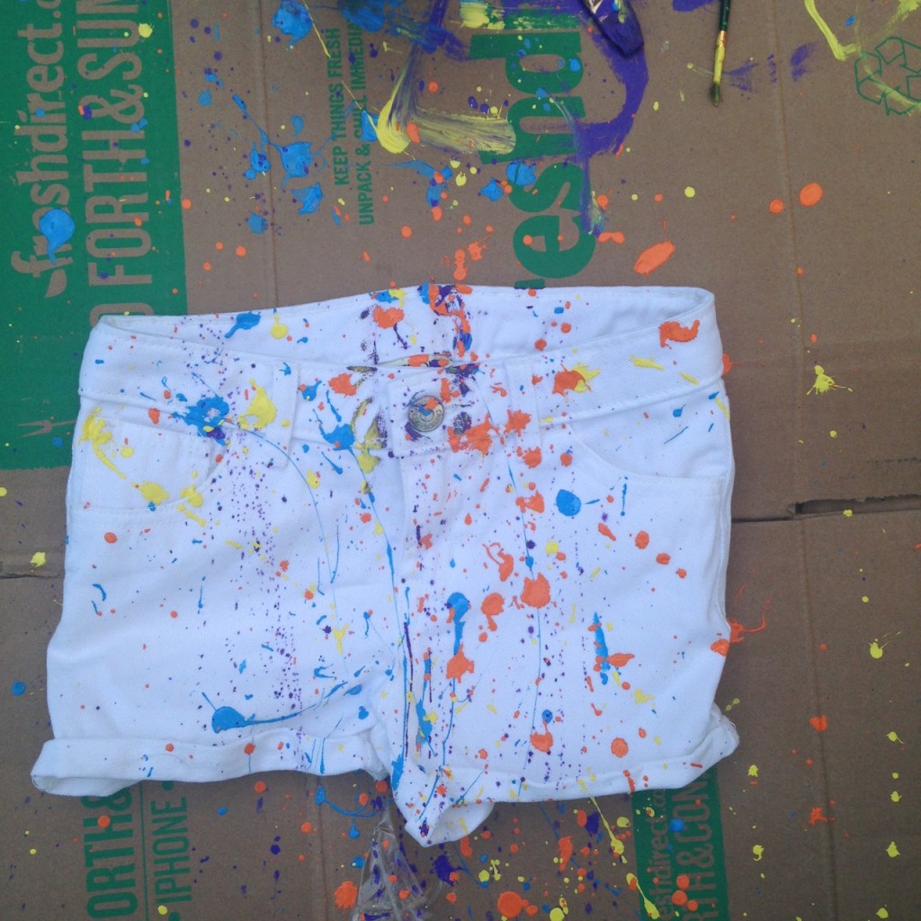 DIY Splatter Paint Clothing for #BTS Cool | AFancyGirlMust.com